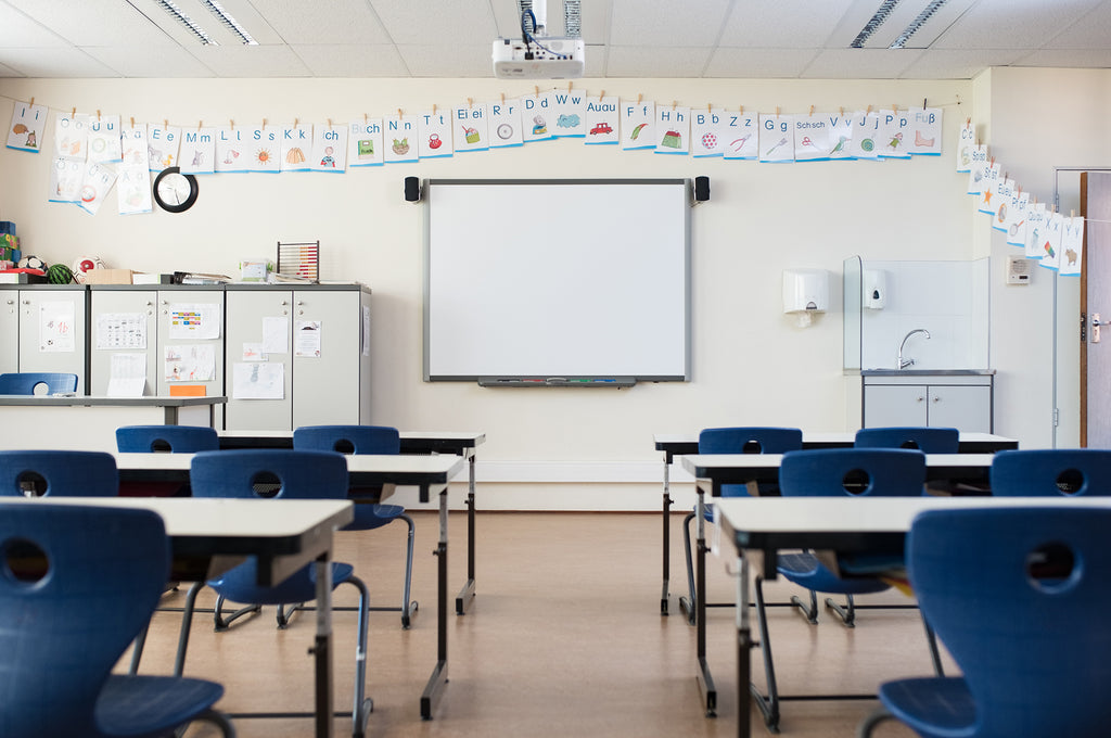 Com realitzar la neteja i la desinfecció dels centres escolars?